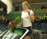 Kim holds on to No. 1 (WTA)