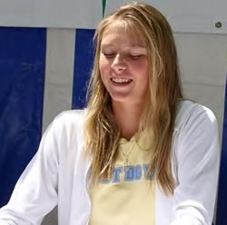 Maria shows the press she can close her eyes and count to ten (WTA)