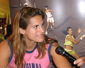 Picture of Amelie Mauresmo - mauresmo-pink.jpg